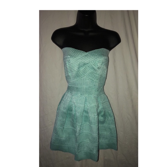 NEW WITH TAGS L’ATISTE Bandage Cocktail Dress, Size Medium - Picture 2 of 4